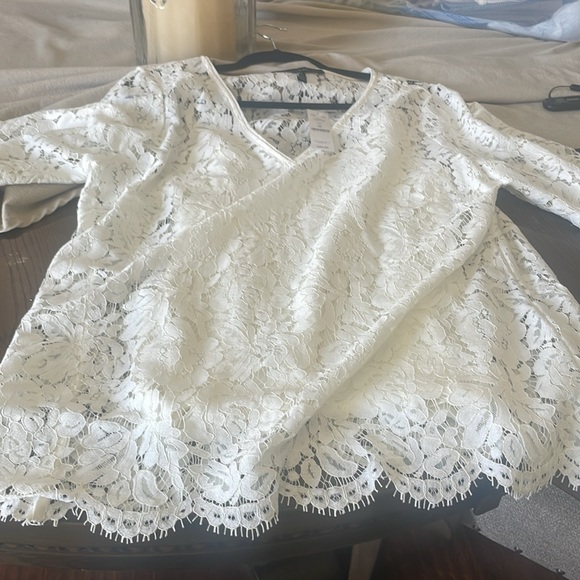 White Lace V-Neck Blouse - Picture 4 of 4